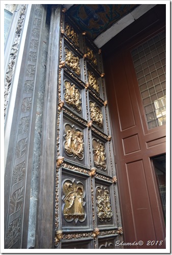 Florencia 2018 - Plaza del Duomo - 1as Puertas del Baptisterio de Lorenzo Ghiberti - Izquierda