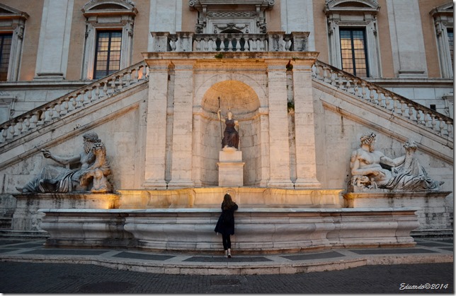 Capitolio - Fuente de los rios Tiber y Nilo. En el centro la diosa Minerva - Eduardo©2014