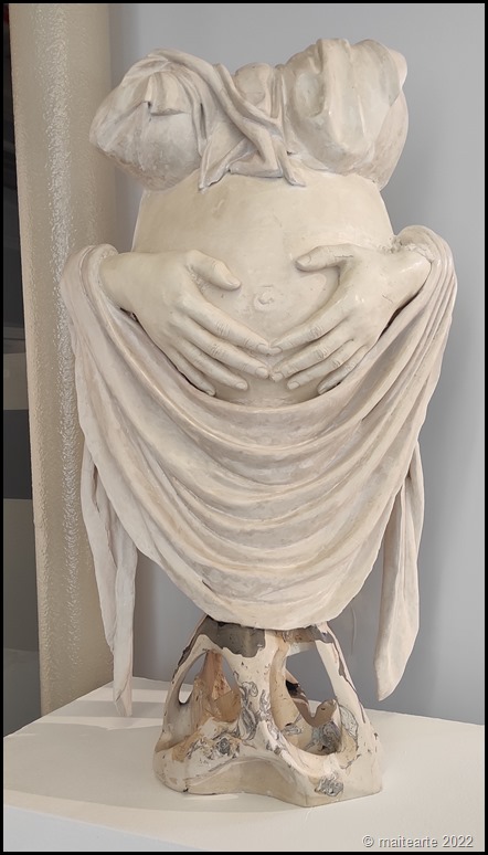 89 Exposicion AEPE. Madrid - Cornelia Roque - Canto a la maternidad - Molde y Modelado en escayola - 78 x 46 x 20