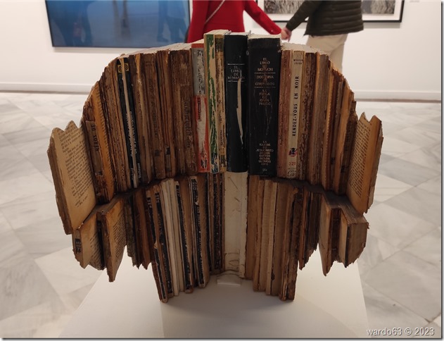 Pantin Gil Art The Mask Tallado de libros obsoletos 58 Premio Reina Sofía de Pintura y Escultura 2023